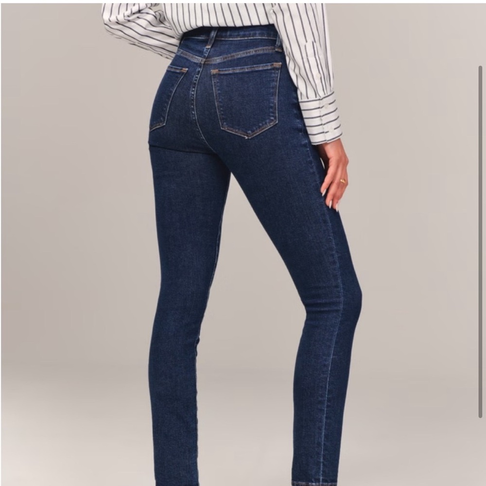 Abercrombie & Fitch The Super Skinny High Rise Jean (SZ 29/8R)